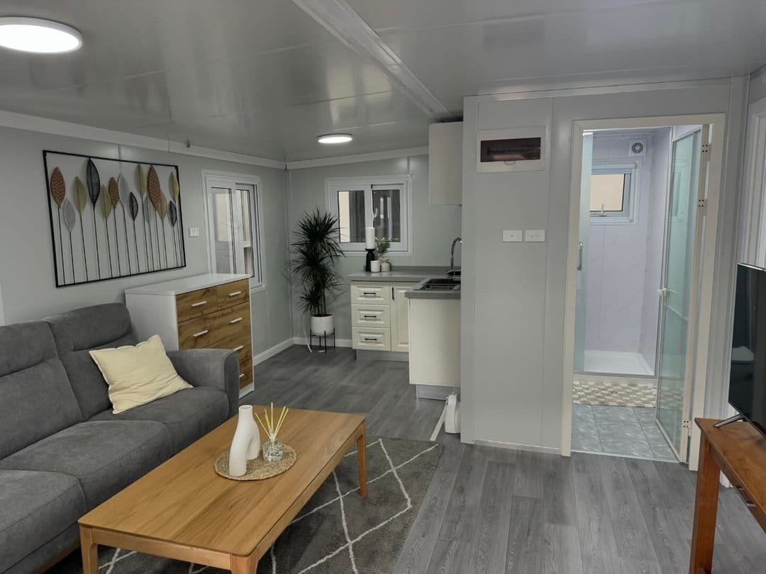 20FT - 40FT Prefabricated Container House with Steel Frame